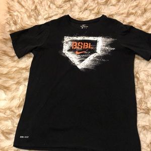 Black Nike baseball tee